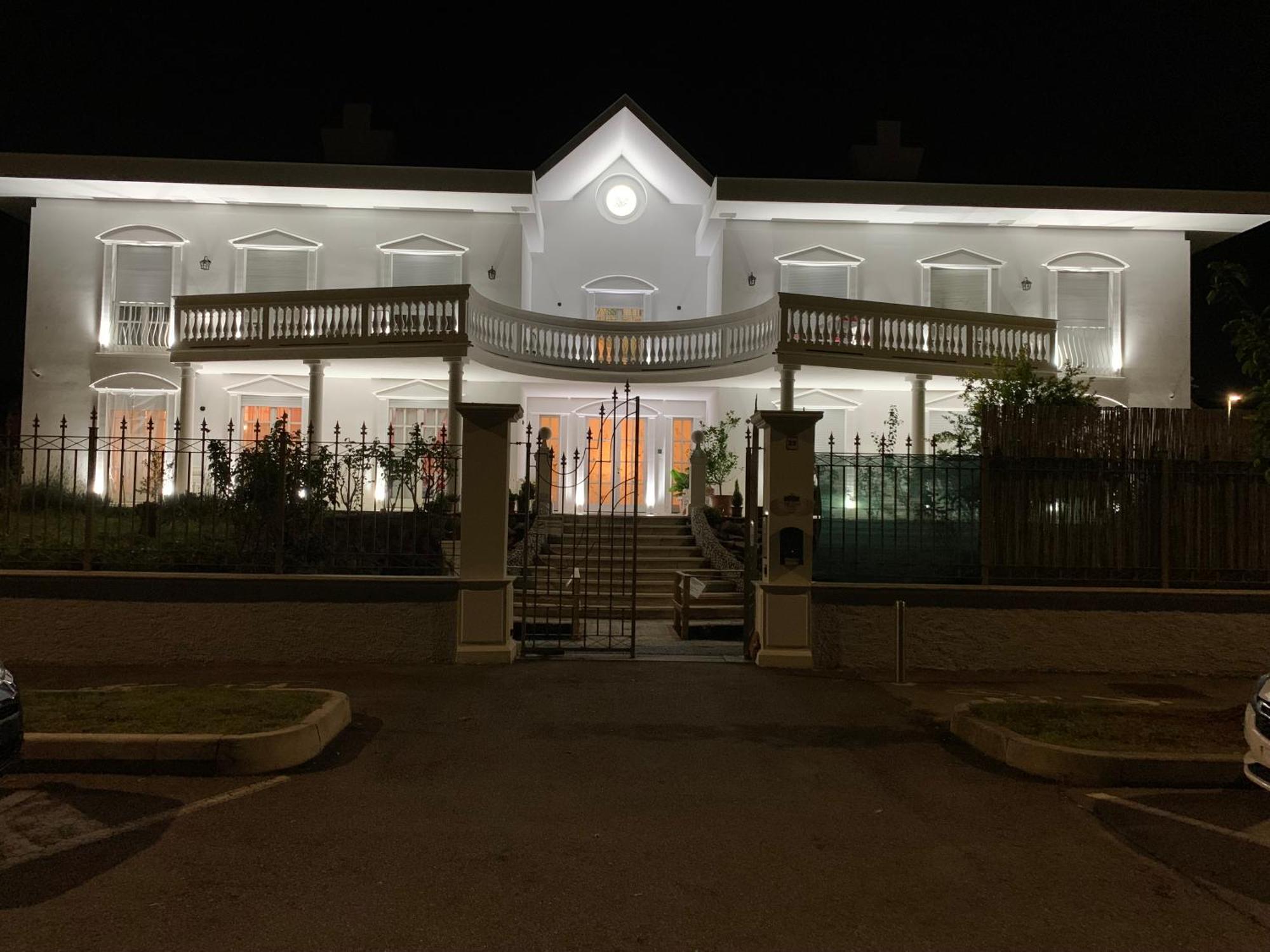 Villa Danieli FIERA Lainate Esterno foto